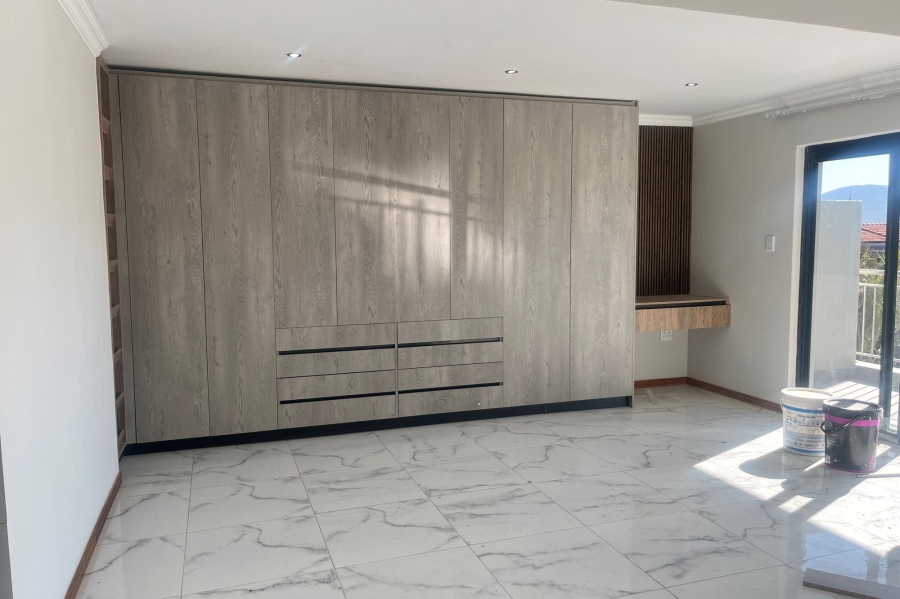 5 Bedroom Property for Sale in Xanadu Eco Park North West